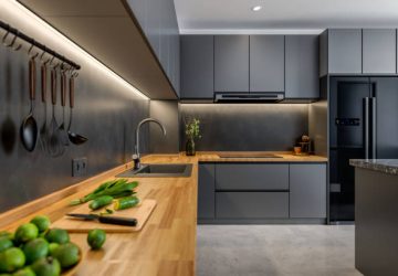 Transformasi Dapur Kecil Jadi Estetik: Tips Cerdas Memilih Kitchen Set Modern