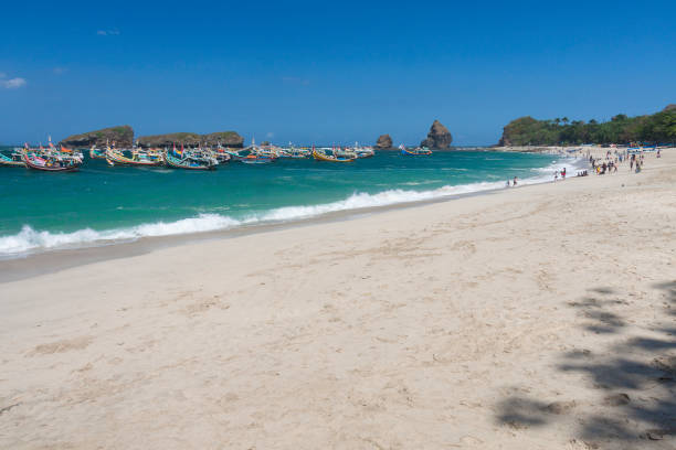 Tanjung Papuma Jember, Eksotisme Pantai Terbaik di Jawa Timur