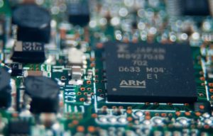 Kebangkitan Chip ARM di Pasar Laptop: Ancaman bagi x86?