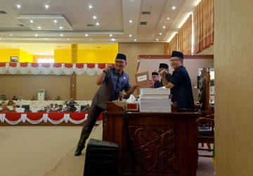 Ruang Sidang Paripurna pembahasan Perubahan APBD Sefti Agsiadi Bawa Suara Warga dan Longsor Ulak Bandung Hingga Ganti Rugi Flyover