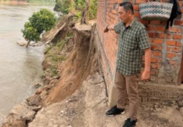 Longsor Ancam Rumah Warga Ulak Bandung, Sefti Agsiadi Dorong Normalisasi Sungai