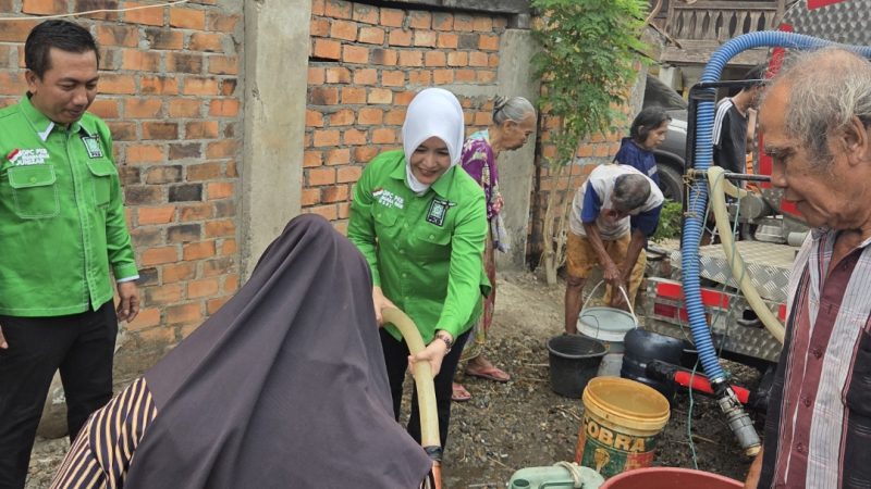 Hadapi Kemarau Panjang, PKB Salurkan Bantuan Air Bersih ke Tujuh Desa di Muara Enim